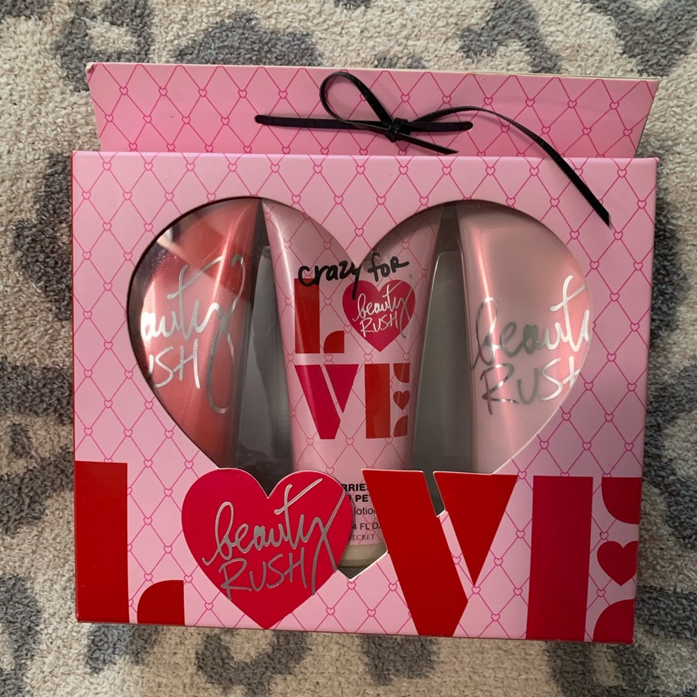 🆕 new RARE Victorias Secret Beauty rush lotion trio